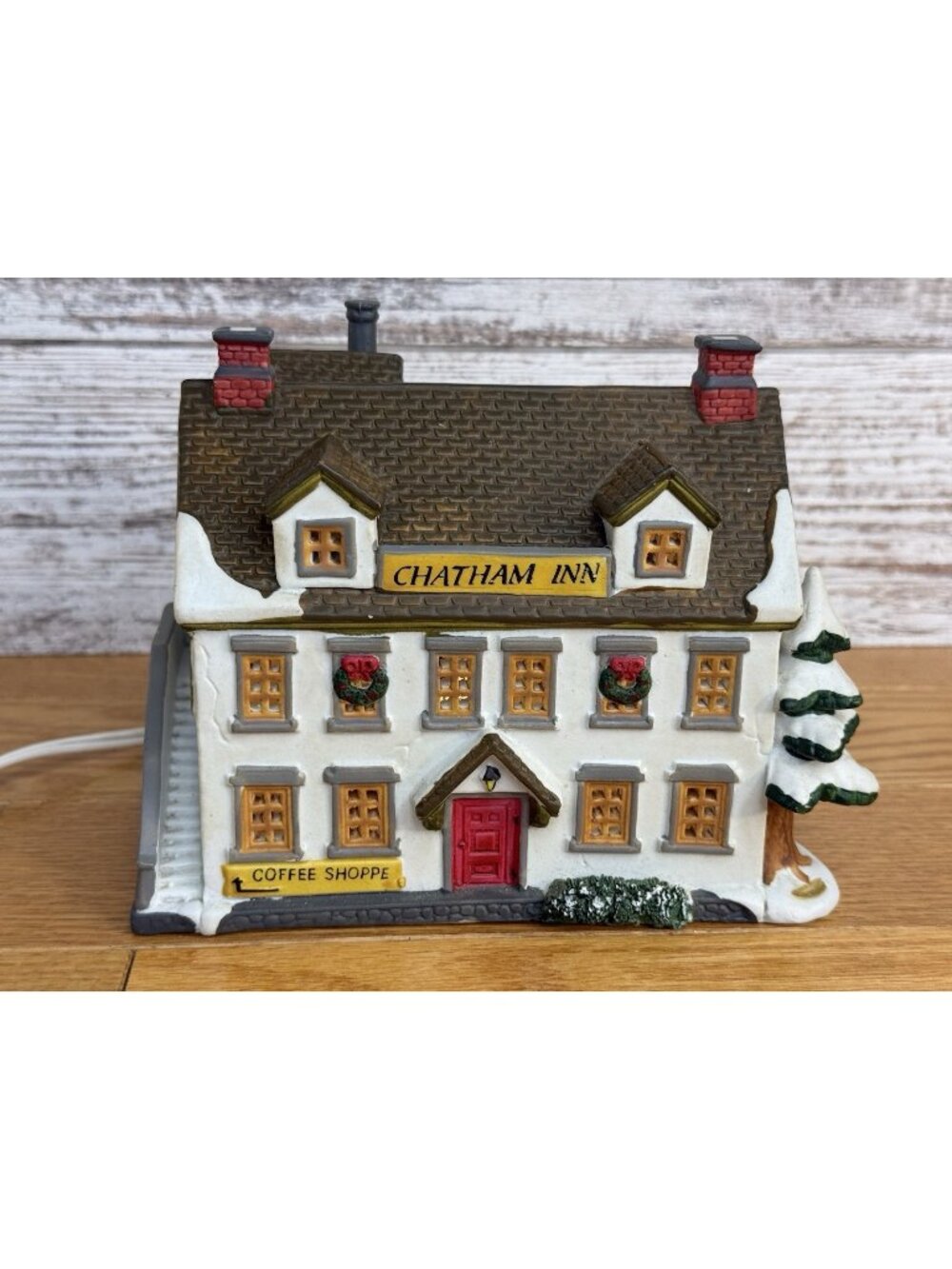 1995 Lemax Harvest Crossing Chatham Inn Lighted Porcelain House Vintage No Box